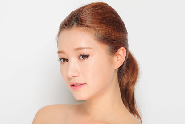 Mẹo trang điểm giúp đôi mắt to tròn hieu-ung-khoi