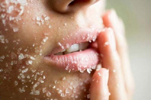6 mẹo giúp bạn thu nhỏ lỗ chân lông hiệu quả tay-te-bao-chet