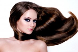 Bí quyết chăm sóc tóc luôn bóng khỏe suốt mùa lạnh - Yêu Hàng Ngoại