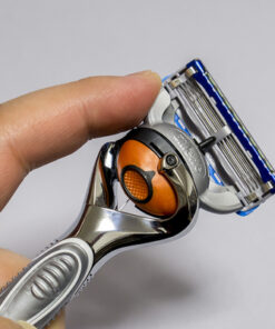 Cán + lưỡi dao cạo râu Gillette Fusion Proglide 5+1 Cán + lưỡi dao cạo râu Gillette Fusion Proglide 5+1 - Yêu Hàng Ngoại