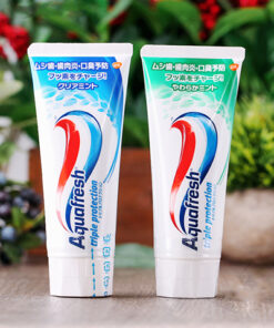 Kem đánh răng Aquafresh Nhật Bản 140g