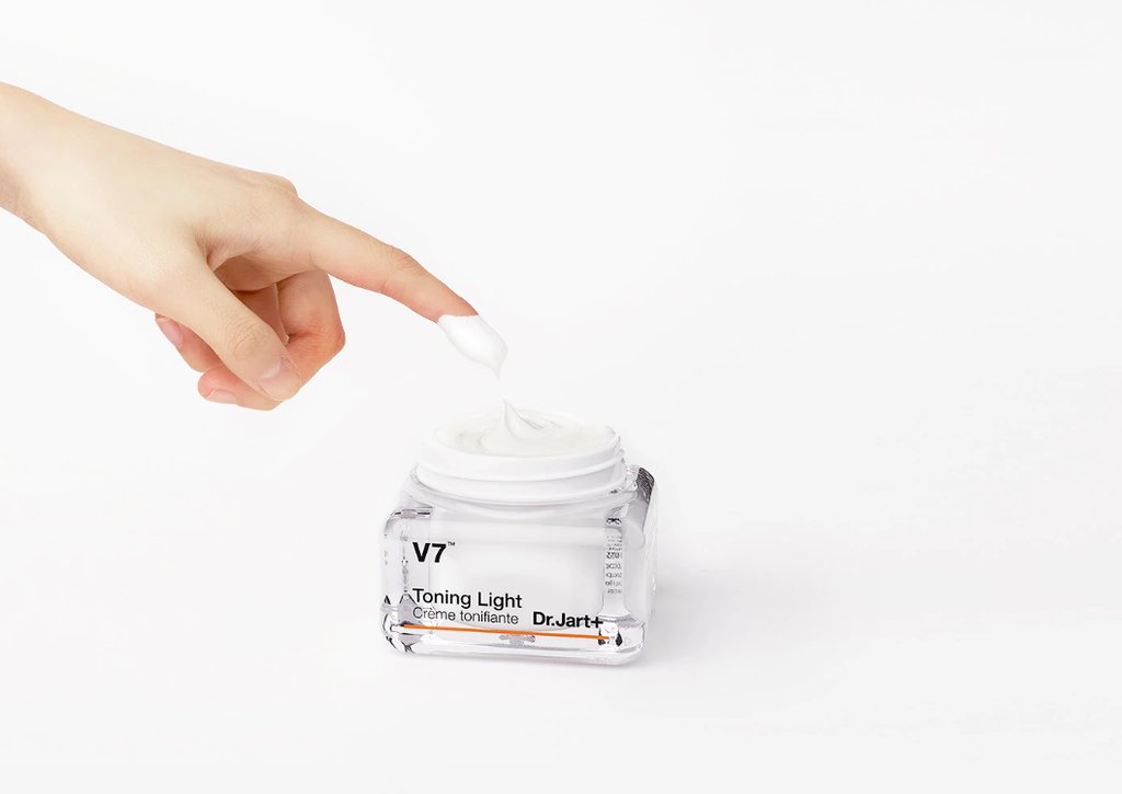 Kem dưỡng trắng tái tạo da Dr.Jart+ V7 Toning Light Hàn Quốc Kem dưỡng trắng tái tạo da Dr.Jart+ V7 Toning Light Hàn Quốc - Yêu Hàng Ngoại