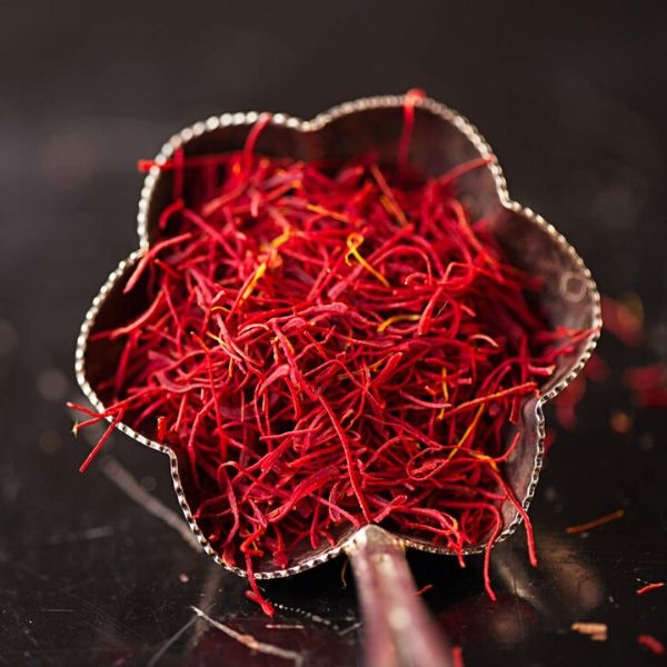 Nhụy hoa nghệ tây (Saffron) là gì? Công dụng & cách dùng Saffron Nhụy hoa nghệ tây (Saffron) là gì? Công dụng & cách dùng Saffron - Yêu Hàng Ngoại