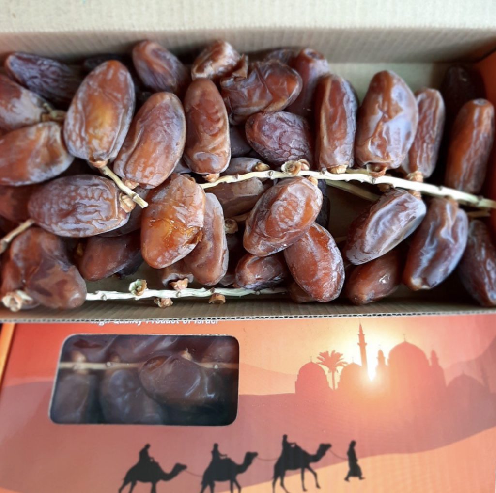 Chà là sấy nguyên cành Deglet Nour Israel Chà là sấy nguyên cành Deglet Nour Israel - Yêu Hàng Ngoại