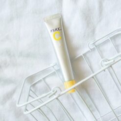 Alternative view of Serum Vitamin C Melano CC Rohto (Tinh chất trị nám mụn tàn nhang)