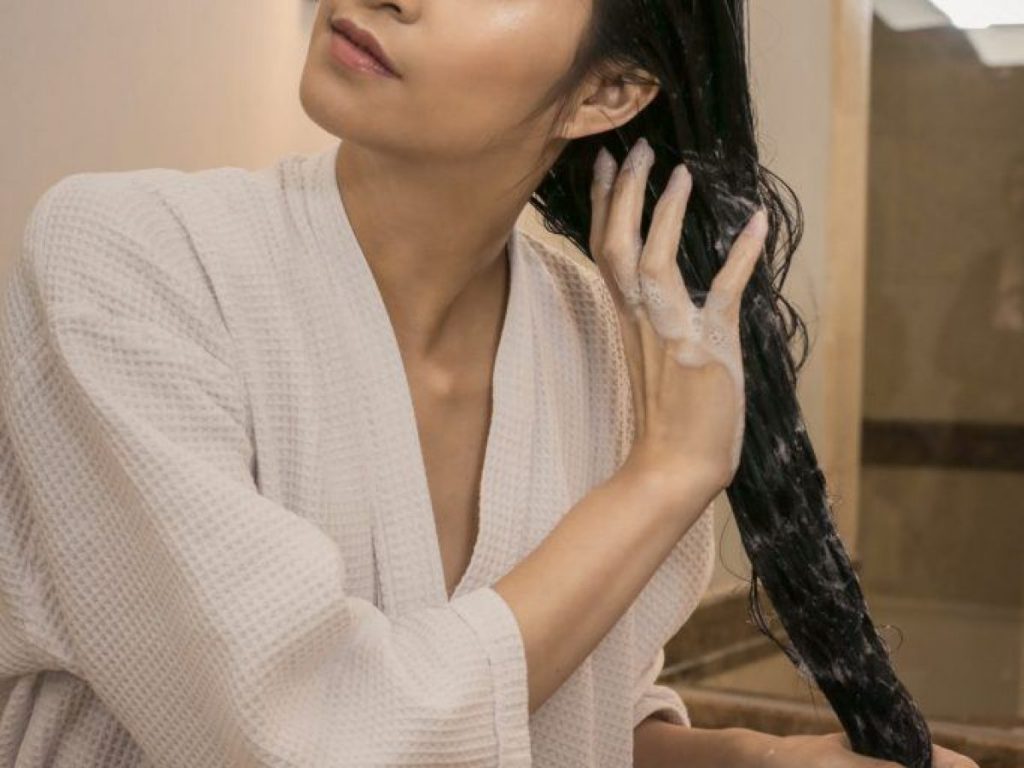 8+ bí quyết giúp bạn gội đầu tại nhà theo tiêu chuẩn salon 8+ bí quyết giúp bạn gội đầu tại nhà theo tiêu chuẩn salon - Yêu Hàng Ngoại