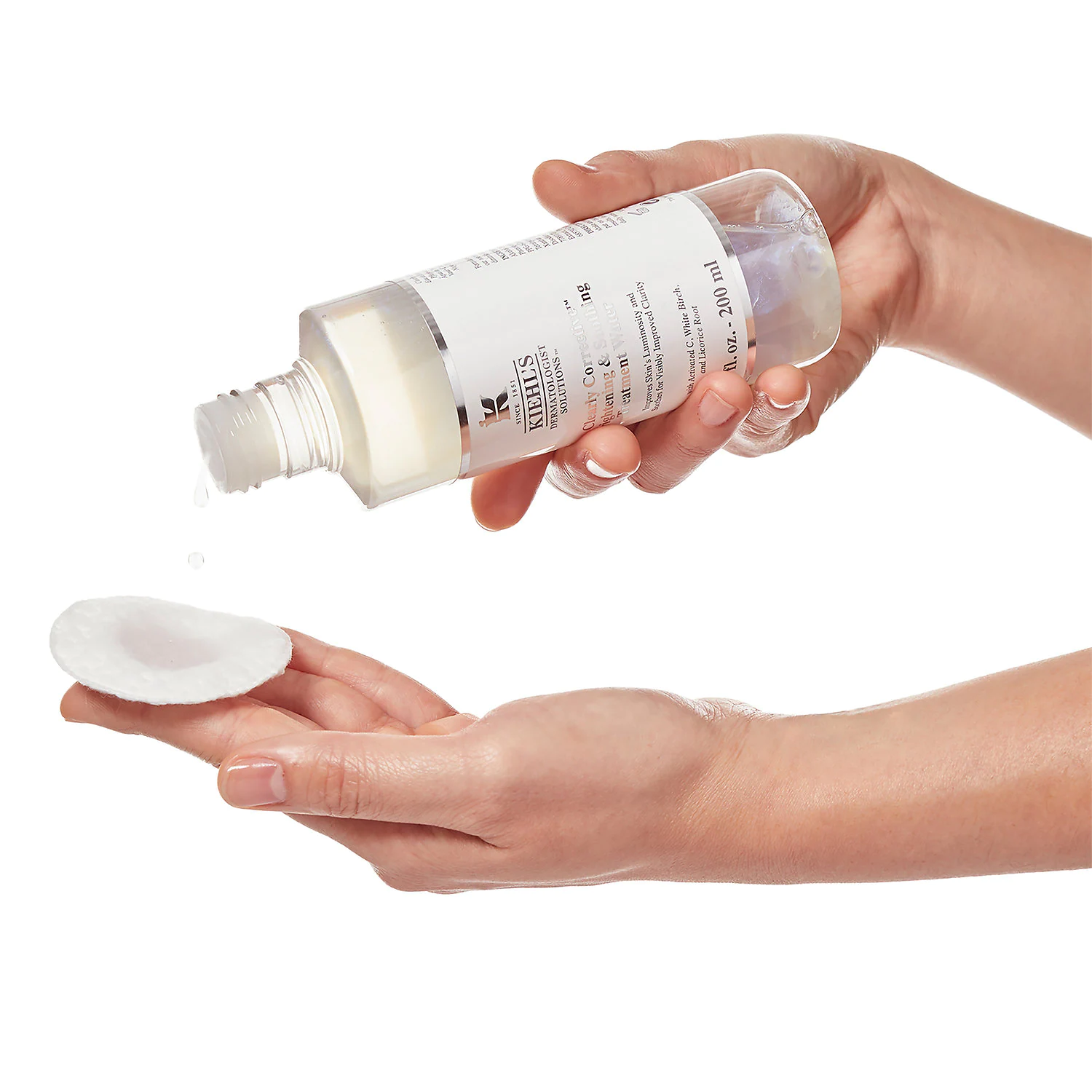 Nước thần Kiehl's Clearly Corrective Brightening & Soothing Treatment Water Nước thần Kiehl's Clearly Corrective Brightening & Soothing Treatment Water - Yêu Hàng Ngoại