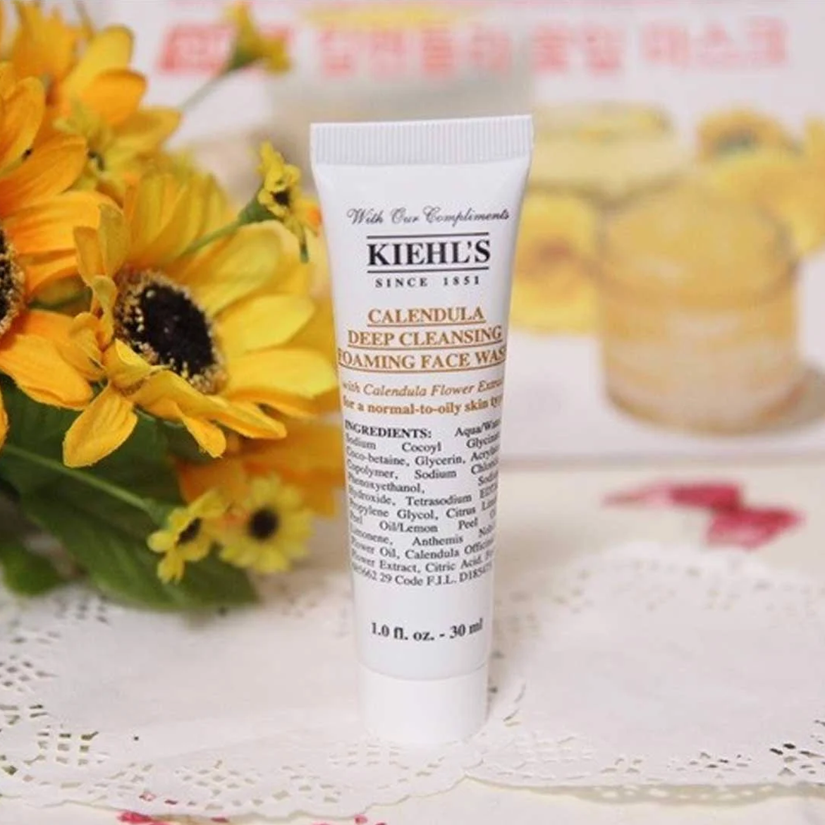 Sữa rửa mặt hoa cúc Kiehl's Calendula Deep Cleansing Foaming Face Wash Sữa rửa mặt hoa cúc Kiehl's Calendula Deep Cleansing Foaming Face Wash - Yêu Hàng Ngoại