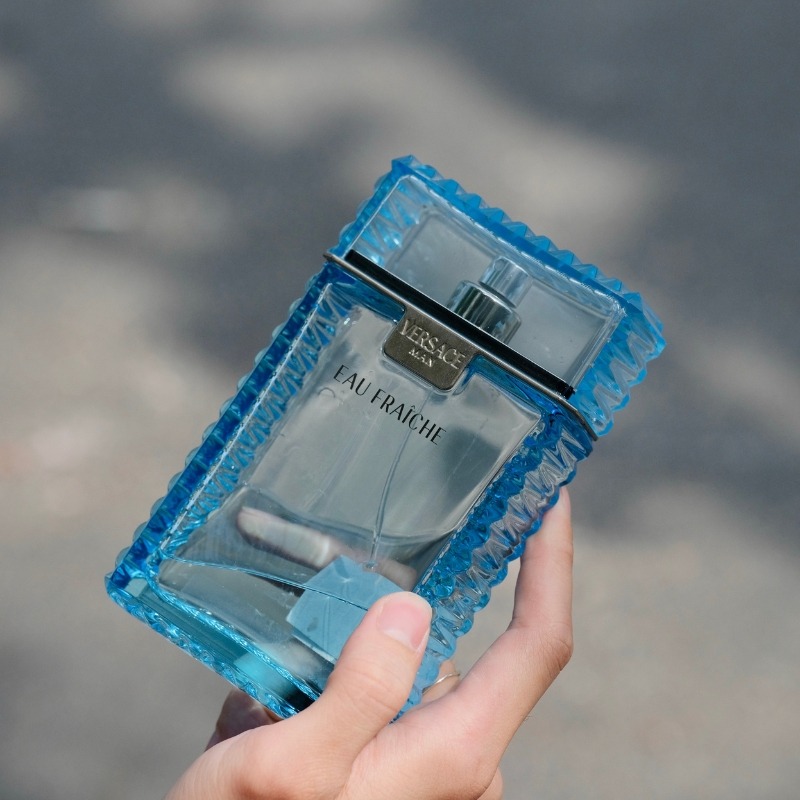 Nước hoa Versace Man Eau Fraiche EDT Nước hoa Versace Man Eau Fraiche EDT - Yêu Hàng Ngoại