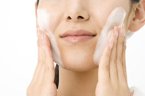Da dầu là gì? Các Bước Skincare chăm sóc da dầu mụn lỗ chân lông to Da dầu là gì? Các Bước Skincare chăm sóc da dầu mụn lỗ chân lông to - Yêu Hàng Ngoại