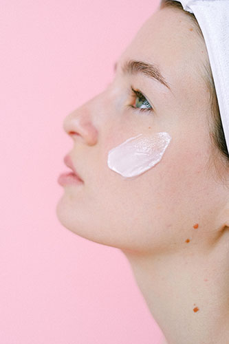 Da dầu là gì? Các Bước Skincare chăm sóc da dầu mụn lỗ chân lông to Da dầu là gì? Các Bước Skincare chăm sóc da dầu mụn lỗ chân lông to - Yêu Hàng Ngoại