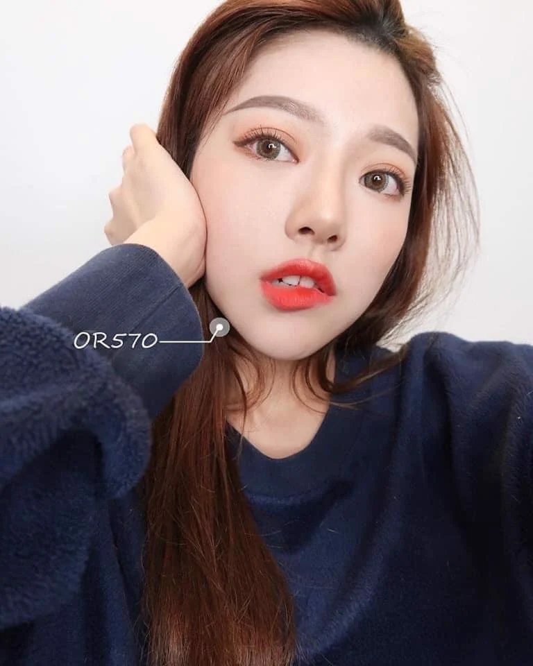 Son Shu Uemura màu 570 màu đỏ cam Son Shu Uemura màu 570 màu đỏ cam - Yêu Hàng Ngoại