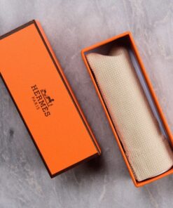 Son Hermès Matte Màu 85 Rouge H Màu Đỏ Mận Son Hermès Matte Màu 85 Rouge H Màu Đỏ Mận - Yêu Hàng Ngoại