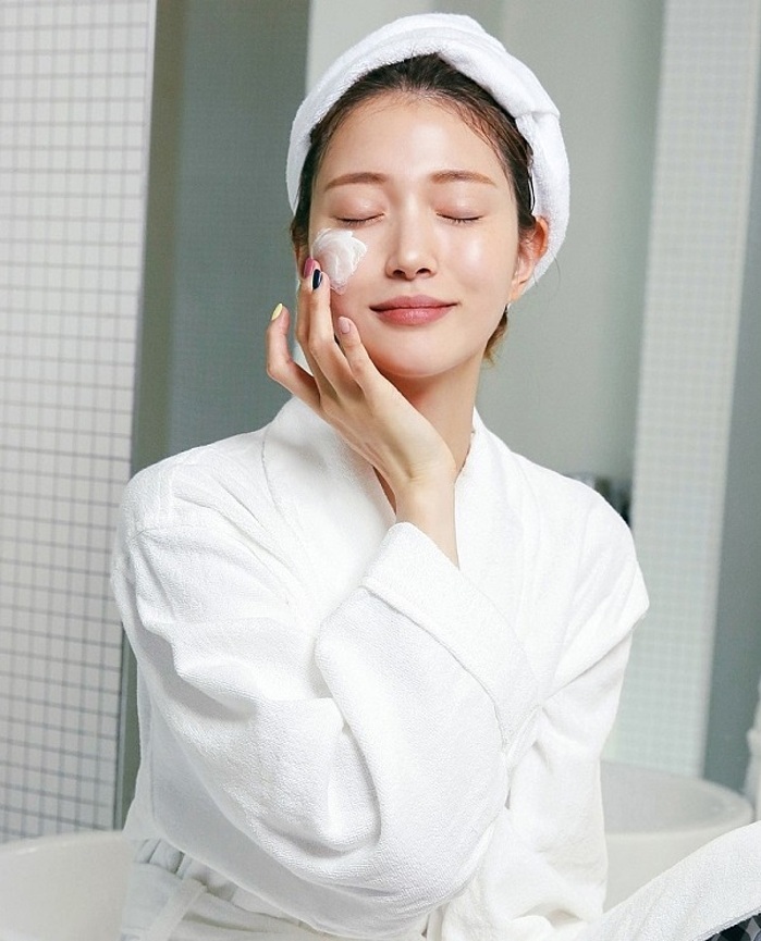 Top 4 sai lầm phổ biến khi dùng kem dưỡng ẩm Top 4 sai lầm phổ biến khi dùng kem dưỡng ẩm - Yêu Hàng Ngoại