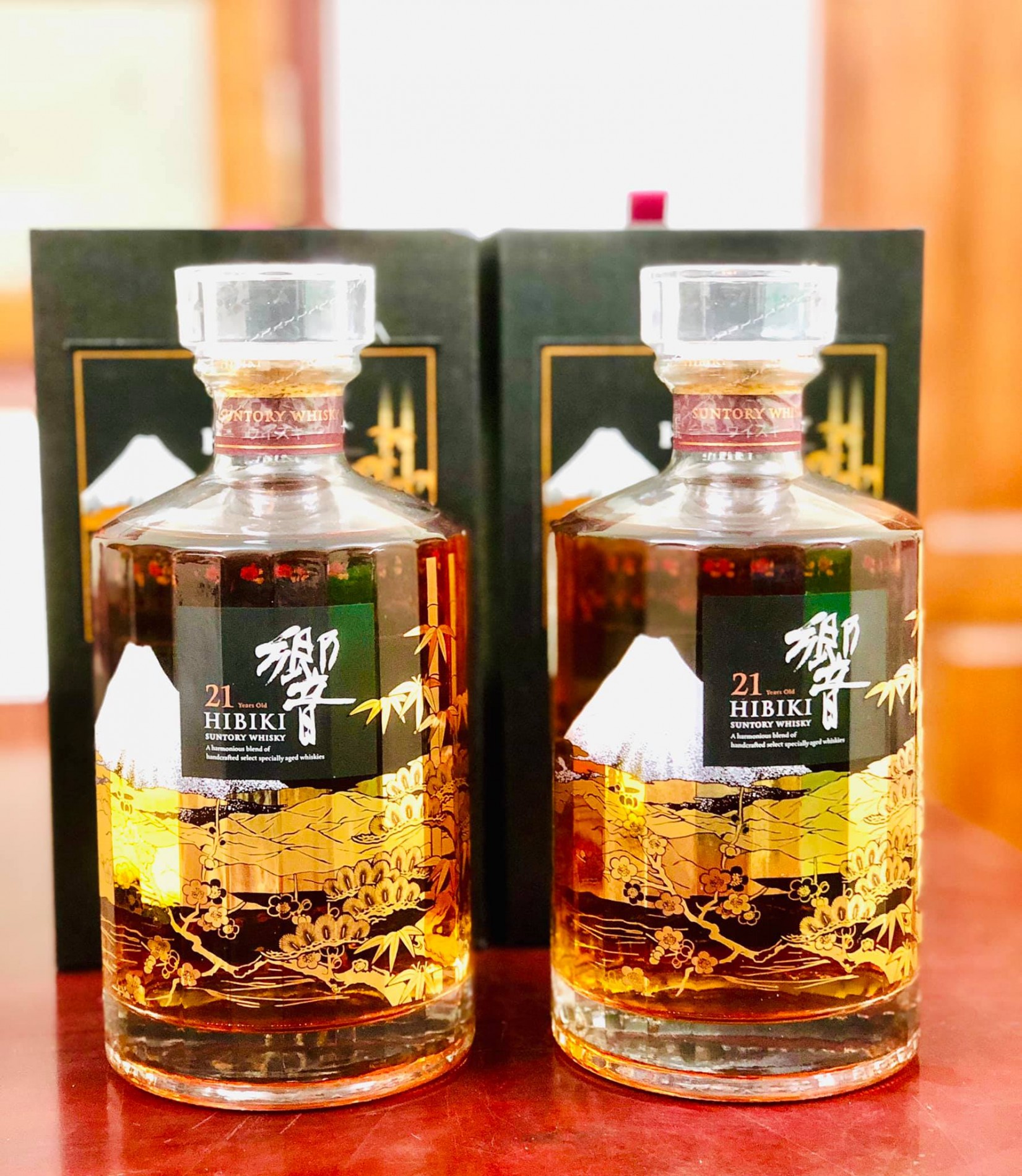 Rượu Hibiki Suntory Whisky 21 Limited Edition Nhật Bản Rượu Hibiki Suntory Whisky 21 Limited Edition Nhật Bản - Yêu Hàng Ngoại