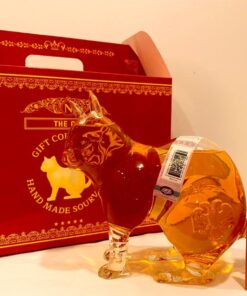 Rượu con mèo năm 2023 Quý Mão của Nga