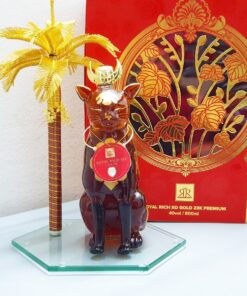 Alternative view of Rượu Linh vật con mèo ROYAL RICH XO Gold 23K Năm 2023 Quý Mão