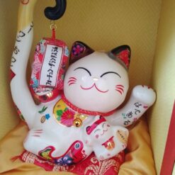 Alternative view of Rượu mèo Nhật Bản bằng sứ Yamaki Whisky Japan Harmony tết năm 2023