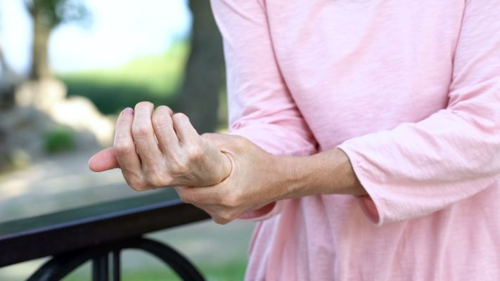 Cách phân biệt loãng xương và thoái hoá khớp - Yêu Hàng Ngoại