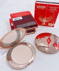 Phấn phủ CHARLOTTE TILBURY Airbrush Flawless Finish Complexion Perfecting Micro Powder Phấn phủ CHARLOTTE TILBURY Airbrush Flawless Finish Complexion Perfecting Micro Powder - Yêu Hàng Ngoại