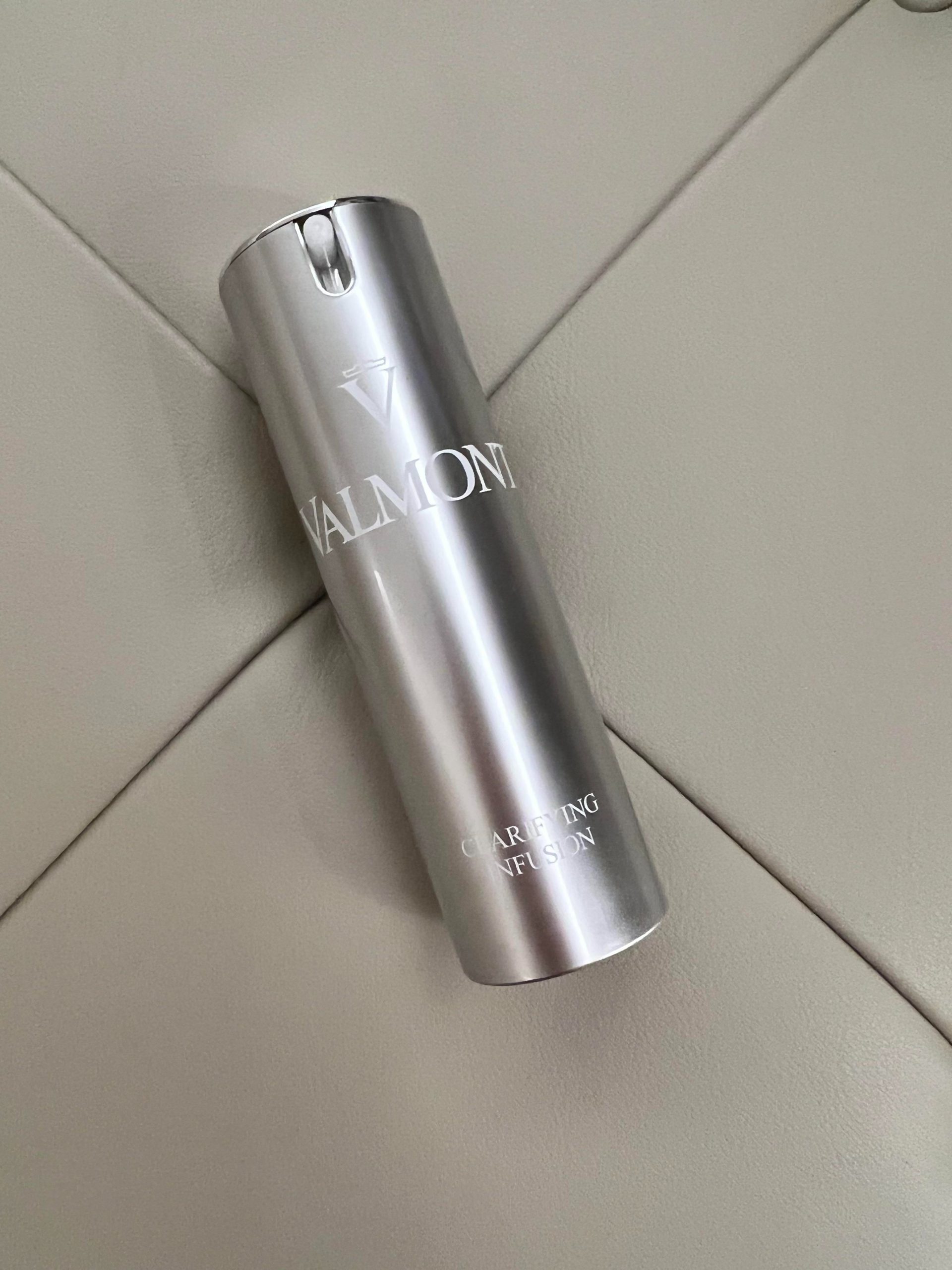 Tinh chất dưỡng trắng da Valmont Clarifying Infusion Serum Tinh chất dưỡng trắng da Valmont Clarifying Infusion Serum - Yêu Hàng Ngoại