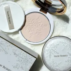 Phấn Phủ Dưỡng Trắng Ban Ngày & Ban Đêm Shiseido Snow Beauty Brightening Skincare Powder – 25g (Nhật Bản) LIMITED 2026 Phấn Phủ Dưỡng Trắng Ban Ngày & Ban Đêm Shiseido Snow Beauty Brightening Skincare Powder – 25g (Nhật Bản) LIMITED 2026 - Yêu Hàng Ngoại