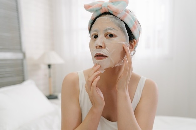 5 sai lầm cơ bản khi đắp mặt nạ giấy mà bạn nên lưu ý 5 sai lầm cơ bản khi đắp mặt nạ giấy mà bạn nên lưu ý - Yêu Hàng Ngoại