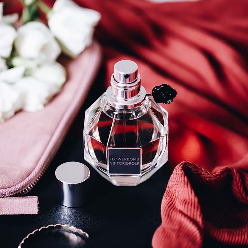 Nước hoa Viktor & Rolf Flowerbomb EDP Nước hoa Viktor & Rolf Flowerbomb EDP - Yêu Hàng Ngoại