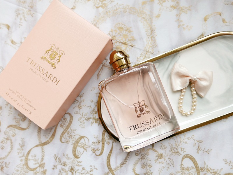 Nước hoa Trussardi Delicate Rose EDT Nước hoa Trussardi Delicate Rose EDT - Yêu Hàng Ngoại