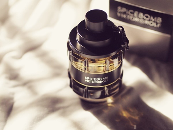 Nước hoa Viktor & Rolf Spicebomb Pour Homme EDT Nước hoa Viktor & Rolf Spicebomb Pour Homme EDT - Yêu Hàng Ngoại