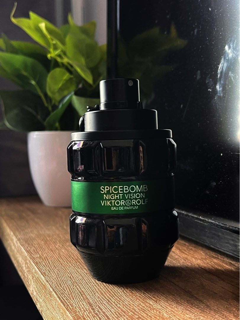 Nước hoa Viktor & Rolf Spicebomb Night Vision EDP Nước hoa Viktor & Rolf Spicebomb Night Vision EDP - Yêu Hàng Ngoại