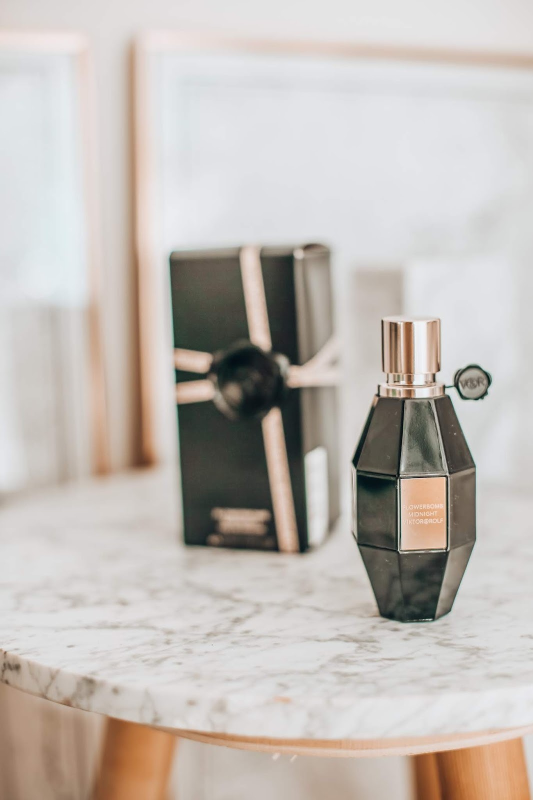 Nước hoa Viktor & Rolf Flowerbomb Midnight EDP Nước hoa Viktor & Rolf Flowerbomb Midnight EDP - Yêu Hàng Ngoại