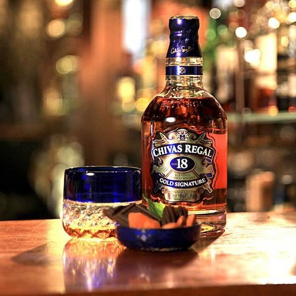 Rượu Chivas 18 Regal Gold Signature Nhật Bản Rượu Chivas 18 Regal Gold Signature Nhật Bản - Yêu Hàng Ngoại