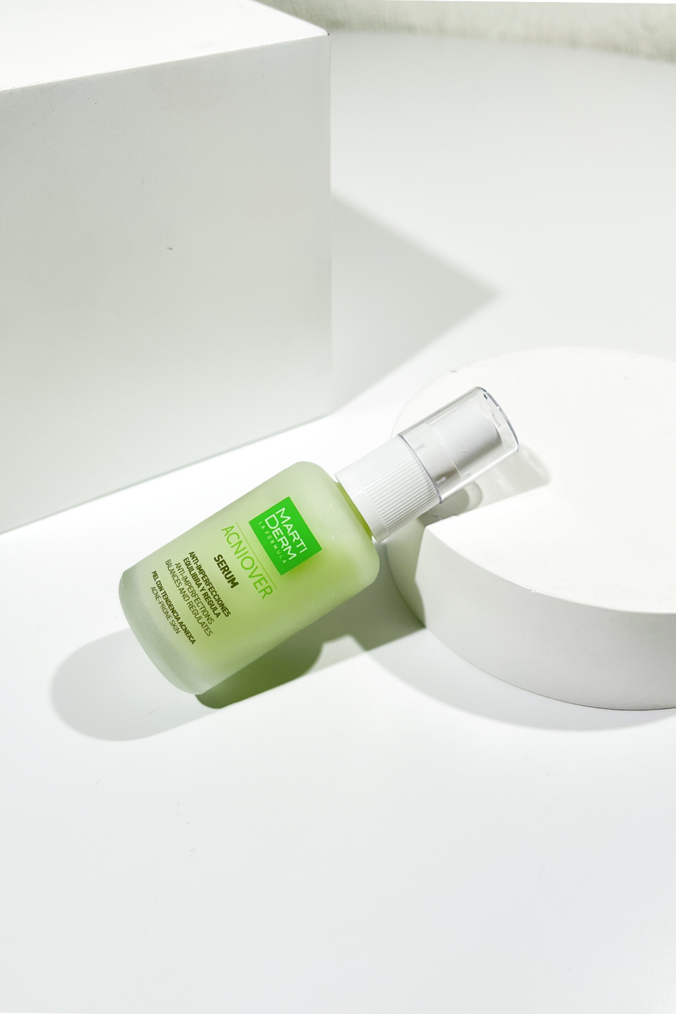 Tinh chất kiểm soát dầu giảm mụn MartiDerm Acniover Serum Tinh chất kiểm soát dầu giảm mụn MartiDerm Acniover Serum - Yêu Hàng Ngoại