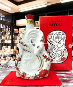 Rượu con rắn Suntory Royal Whisky Nhật Bản 2025 tết Ất Tỵ (Limited Edition) Rượu con rắn Suntory Royal Whisky Nhật Bản 2025 tết Ất Tỵ (Limited Edition) - Yêu Hàng Ngoại