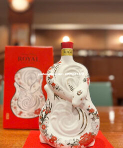 Rượu con rắn Suntory Royal Whisky Nhật Bản 2025 tết Ất Tỵ (Limited Edition) Rượu con rắn Suntory Royal Whisky Nhật Bản 2025 tết Ất Tỵ (Limited Edition) - Yêu Hàng Ngoại