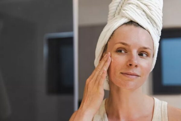 Retinoid Là Gì? 7 Loại Phổ Biến, Công Dụng Và Cách Dùng An Toàn Cho Da - Yêu Hàng Ngoại