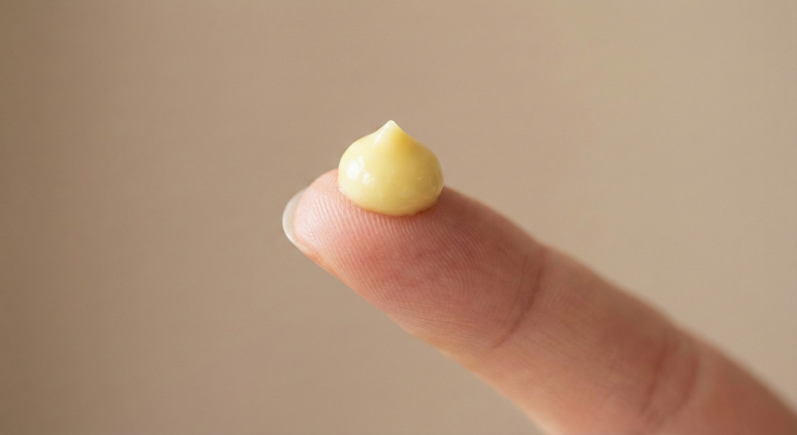 Da nhạy cảm có nên dùng retinol không? Nên chọn nồng độ nào để an toàn? Da nhạy cảm có nên dùng retinol không? Nên chọn nồng độ nào để an toàn? - Yêu Hàng Ngoại