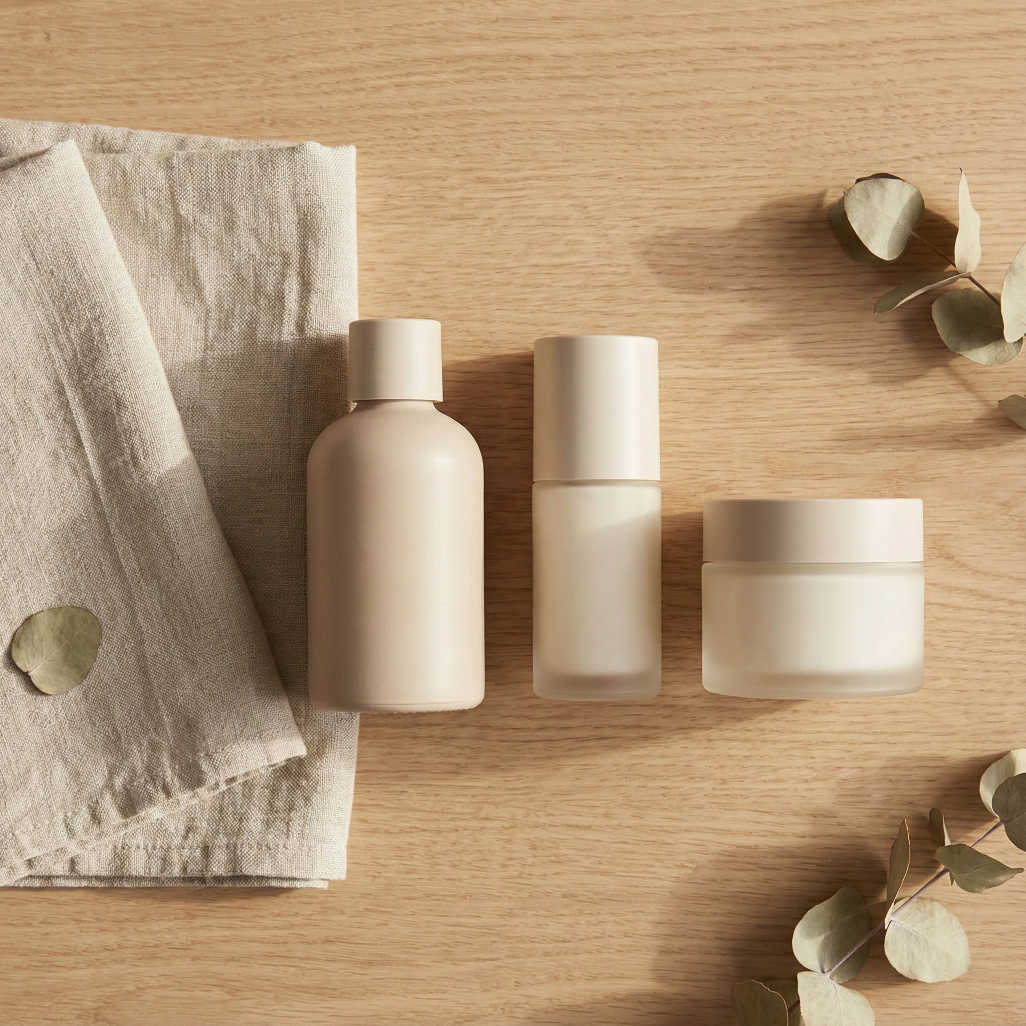 Da nhạy cảm có cần dùng nhiều bước skincare không? Da nhạy cảm có cần dùng nhiều bước skincare không? - Yêu Hàng Ngoại