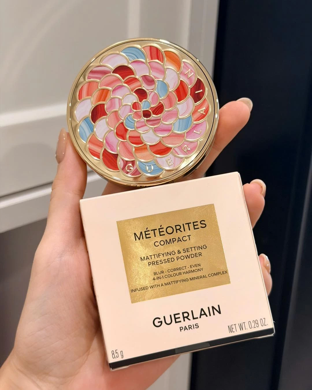 Phấn Nén Guerlain Météorites Compact Mattifying and Setting Powder Phấn Nén Guerlain Météorites Compact Mattifying and Setting Powder - Yêu Hàng Ngoại