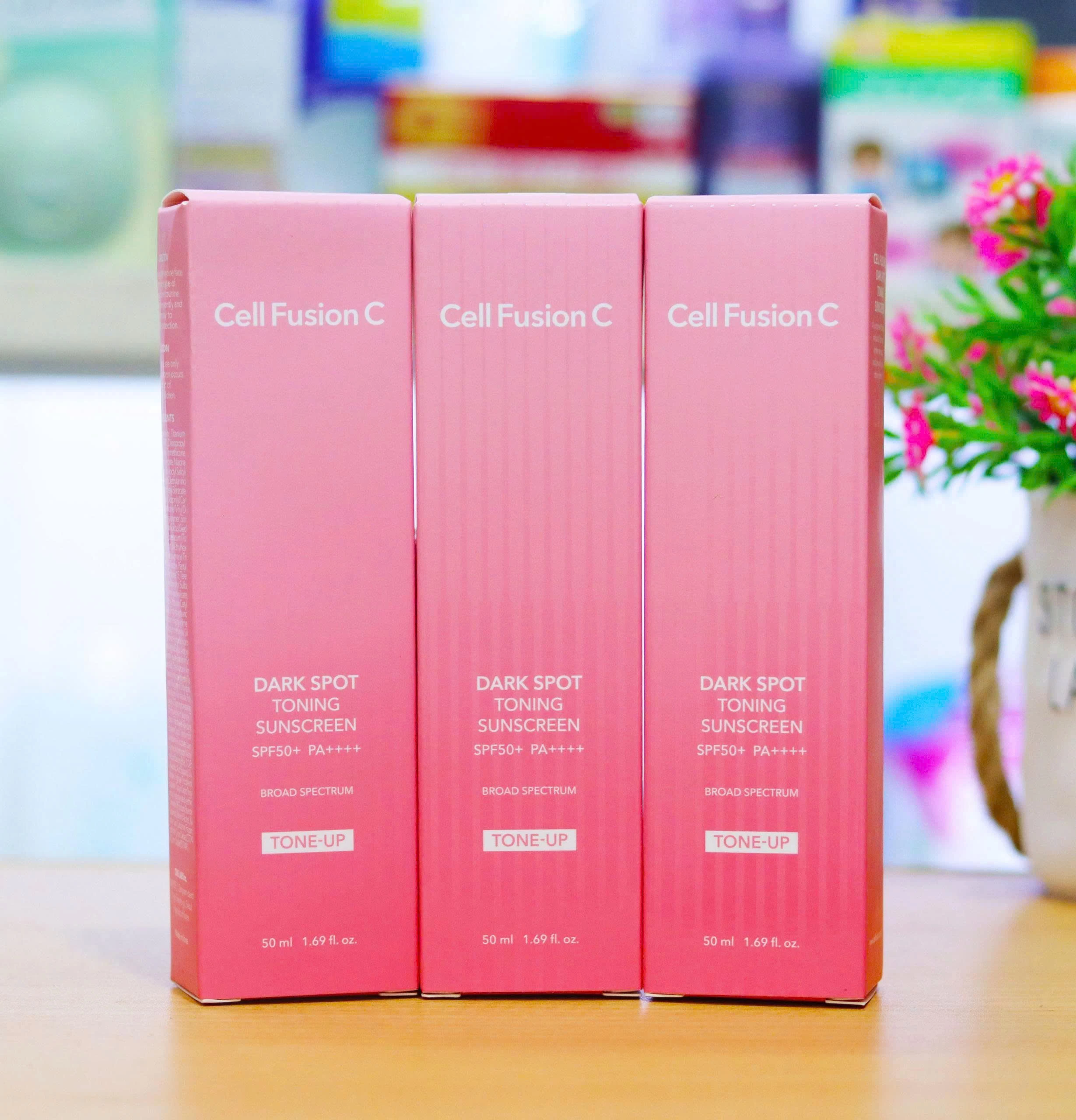 Kem Chống Nắng Nâng Tone Cell Fusion C Dark Spot Toning SPF50+ PA++++ 50ml Kem Chống Nắng Nâng Tone Cell Fusion C Dark Spot Toning SPF50+ PA++++ 50ml - Yêu Hàng Ngoại