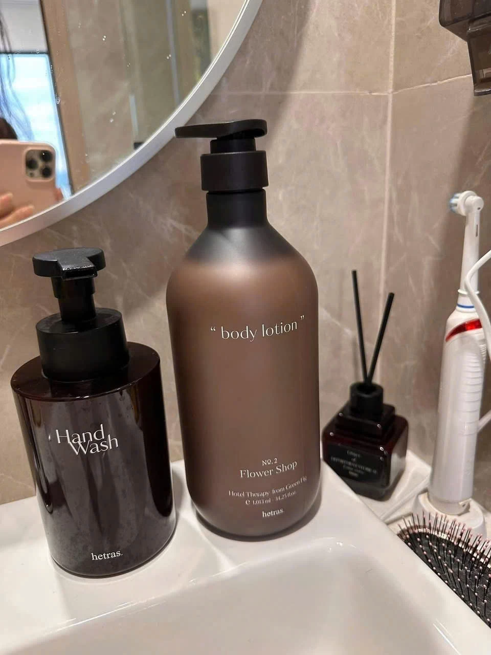 Sữa Dưỡng Thể Nước Hoa Hetras Hotel Therapy Body Lotion 1000ml Hàn Quốc Sữa Dưỡng Thể Nước Hoa Hetras Hotel Therapy Body Lotion 1000ml Hàn Quốc - Yêu Hàng Ngoại