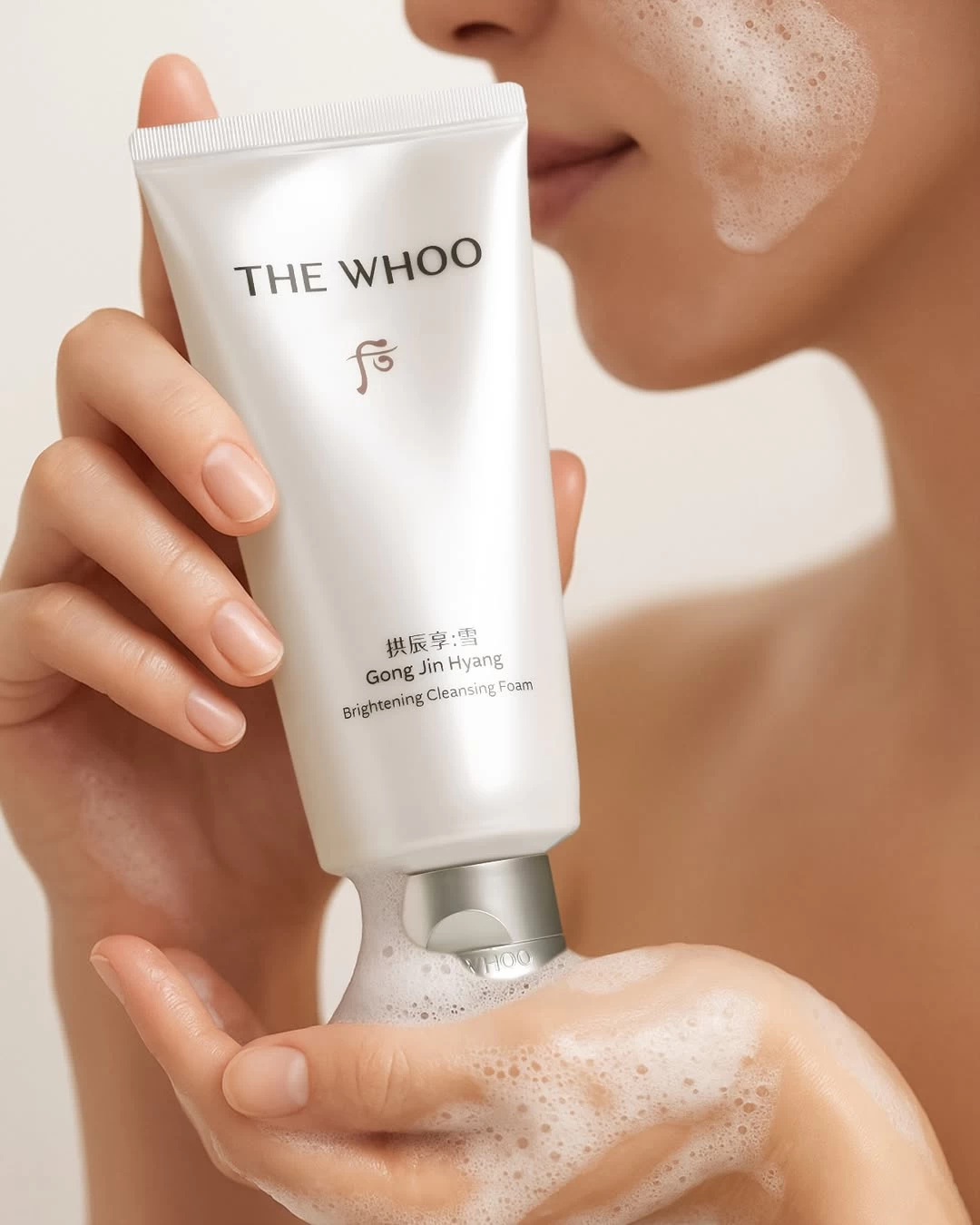 Sữa Rửa Mặt Dưỡng Sáng THE WHOO Seol Brightening Cleansing Foam 180ml Sữa Rửa Mặt Dưỡng Sáng THE WHOO Seol Brightening Cleansing Foam 180ml - Yêu Hàng Ngoại