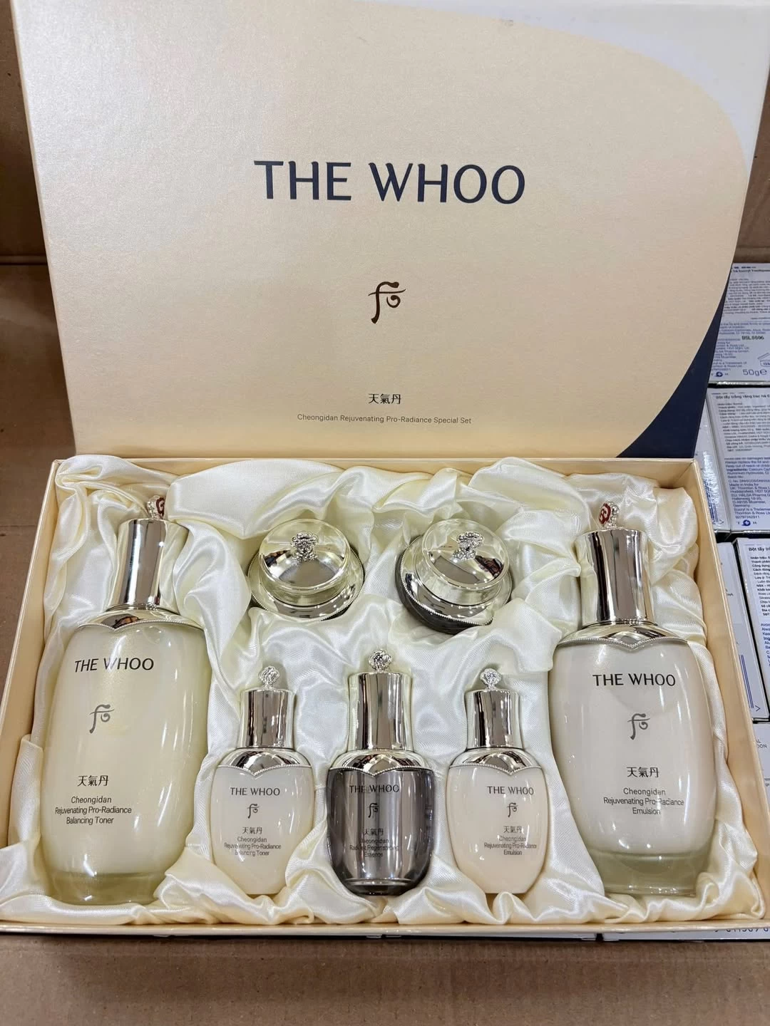Bộ Dưỡng Da THE WHOO Cheongidan Rejuvenating Pro-Radiance 7 Món Bộ Dưỡng Da THE WHOO Cheongidan Rejuvenating Pro-Radiance 7 Món - Ảnh 5