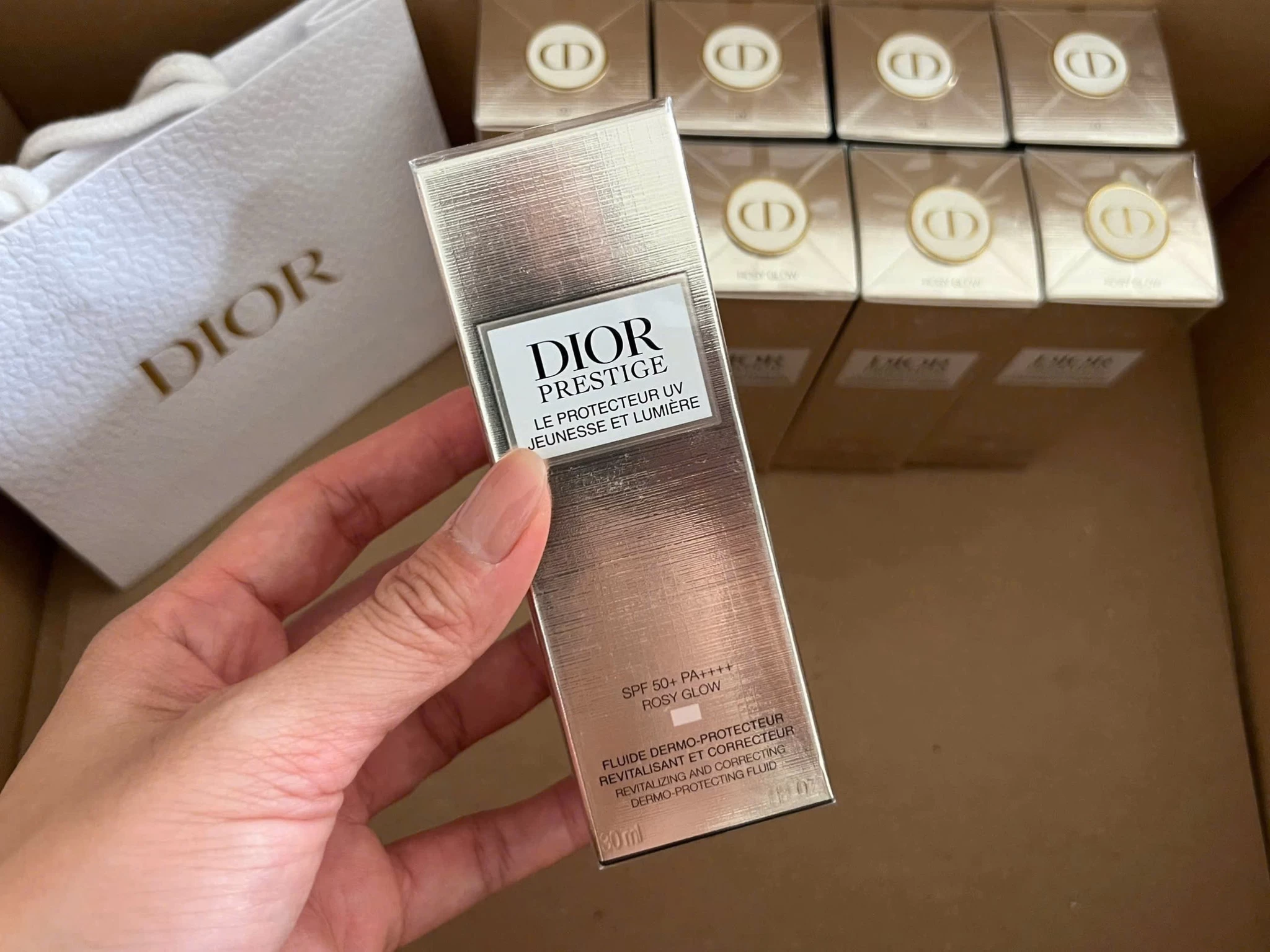 Kem Chống Nắng Dưỡng Trắng & Trẻ Hóa Dior Prestige Le Protecteur UV Jeunesse et Lumière SPF 50+ PA++++ (30ml) Kem Chống Nắng Dưỡng Trắng & Trẻ Hóa Dior Prestige Le Protecteur UV Jeunesse et Lumière SPF 50+ PA++++ (30ml) - Yêu Hàng Ngoại