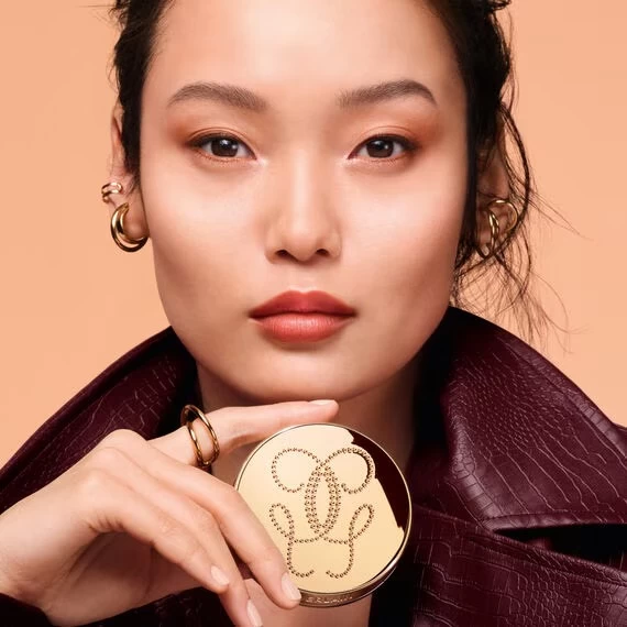 Phấn nước Guerlain Parure Gold Skin Mesh Cushion Fresh Glow Foundation SPF 50 & PA ++++ Phấn nước Guerlain Parure Gold Skin Mesh Cushion Fresh Glow Foundation SPF 50 & PA ++++ - Yêu Hàng Ngoại