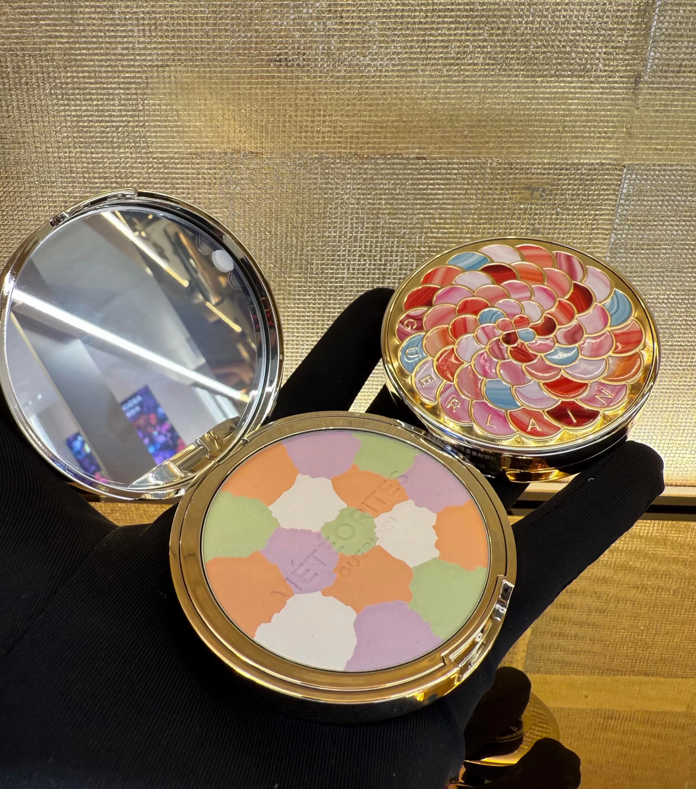 Phấn Nén Guerlain Météorites Compact Mattifying and Setting Powder Phấn Nén Guerlain Météorites Compact Mattifying and Setting Powder - Yêu Hàng Ngoại