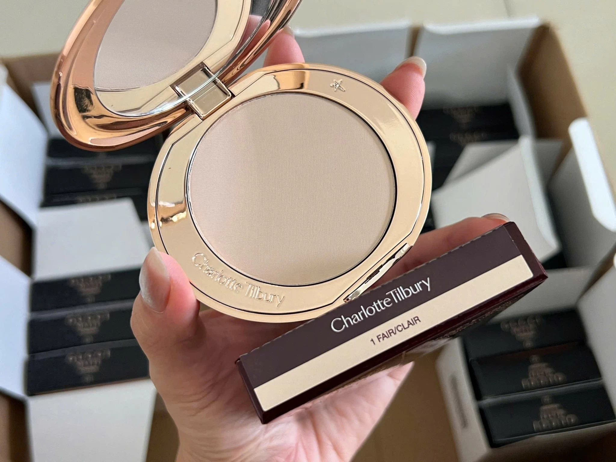 Phấn Phủ Charlotte Tilbury Airbrush Flawless Finish Phấn Phủ Charlotte Tilbury Airbrush Flawless Finish - Ảnh 11
