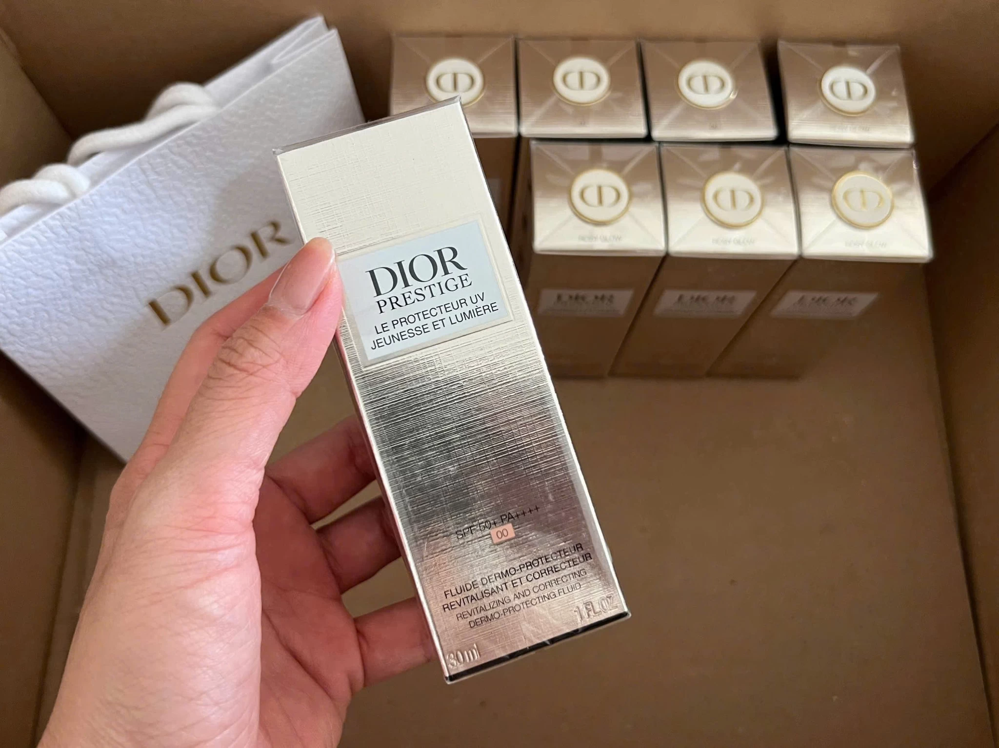 Kem Chống Nắng Dưỡng Trắng & Trẻ Hóa Dior Prestige Le Protecteur UV Jeunesse et Lumière SPF 50+ PA++++ (30ml) Kem Chống Nắng Dưỡng Trắng & Trẻ Hóa Dior Prestige Le Protecteur UV Jeunesse et Lumière SPF 50+ PA++++ (30ml) - Yêu Hàng Ngoại