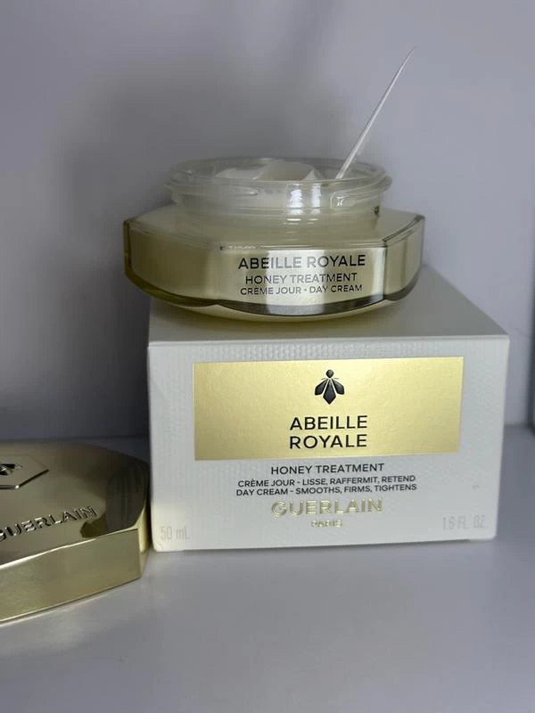 Kem Dưỡng Ngày Guerlain Abeille Royale Day Cream Kem Dưỡng Ngày Guerlain Abeille Royale Day Cream - Yêu Hàng Ngoại